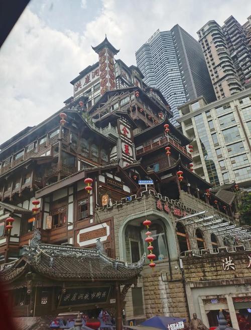 重庆洪崖洞最近的景点(重庆洪崖洞哪里好玩)