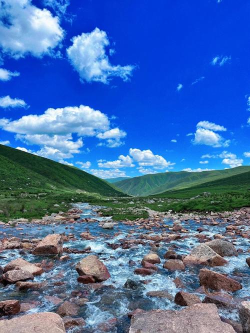 阿坝县周边旅游景点 阿坝县周边旅游景点有哪些地方