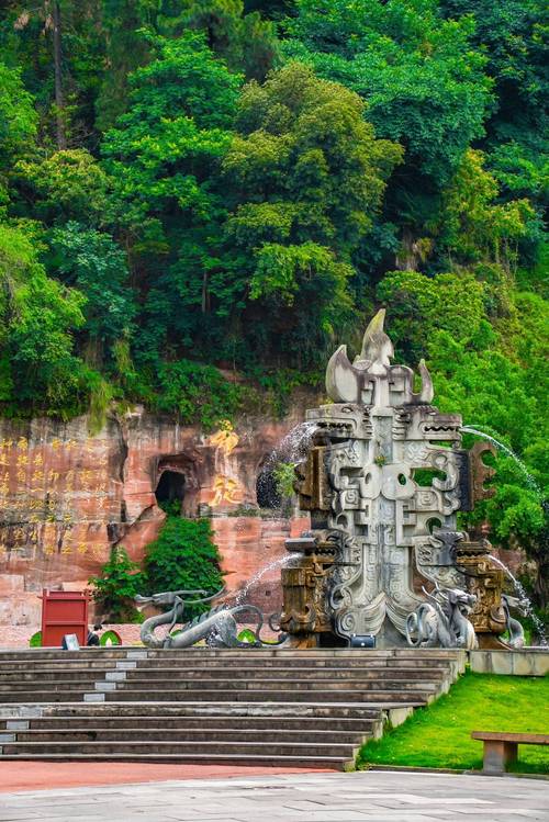 乐山大佛除了佛还有什么景点(乐山大佛还有什么大佛)