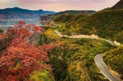 石家庄太行山秋色美（石家庄太行山区红叶美景）