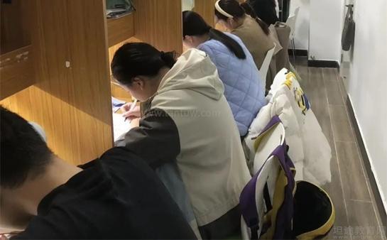 自习巡查