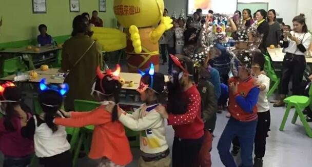 无锡学大教育圣诞狂欢.jpg