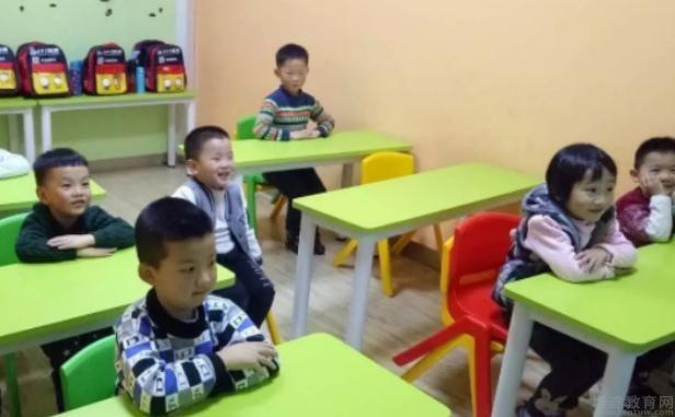 无锡牛顿1+7教育课堂情况